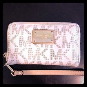 Michael Kors Leather Smartphone Wristlet